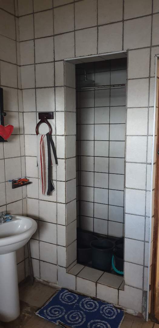 8 Bedroom Property for Sale in Uitenhage Rural Eastern Cape